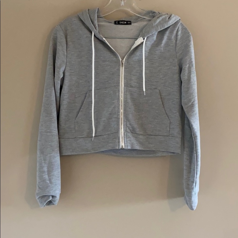 Cropped gray sweatshirt zip up